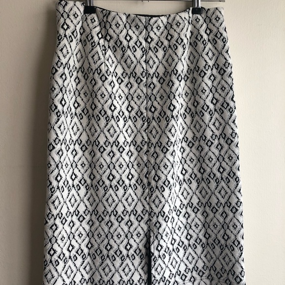 Patterned Skirt - Picture 2 of 4